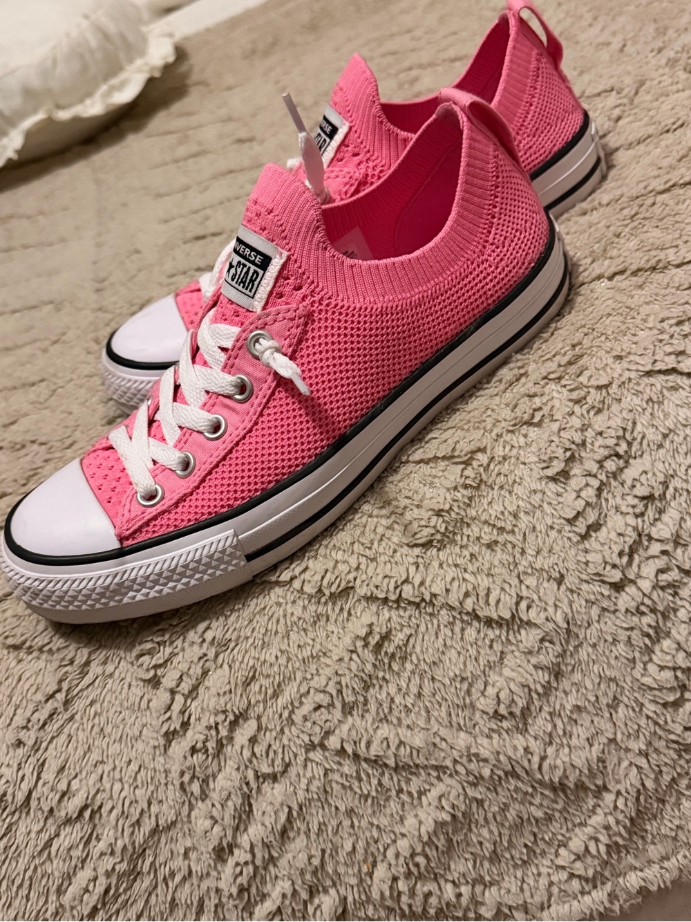 Pink Converse - Picture 2 of 3